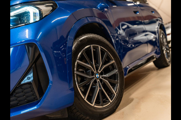 BMW X1 SDrive18i M-Pakket, Facelift, Wide Screen, Apple Carplay, Android Auto, Voll Led, Ambiënte Light, Camera, Cruise, Clima