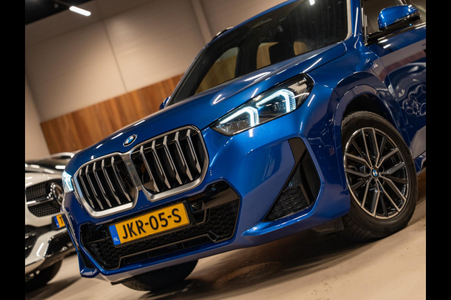 BMW X1 SDrive18i M-Pakket, Facelift, Wide Screen, Apple Carplay, Android Auto, Voll Led, Ambiënte Light, Camera, Cruise, Clima