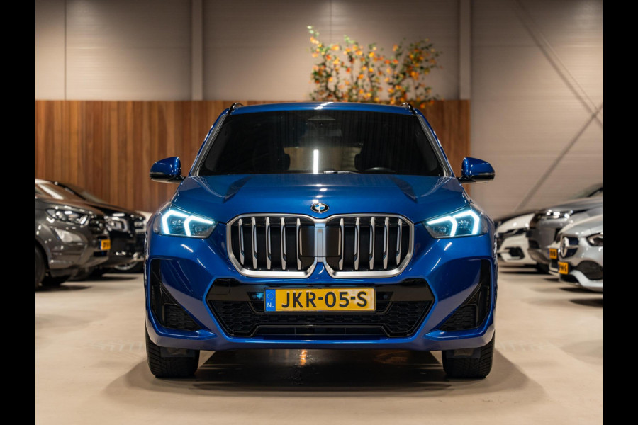 BMW X1 SDrive18i M-Pakket, Facelift, Wide Screen, Apple Carplay, Android Auto, Voll Led, Ambiënte Light, Camera, Cruise, Clima