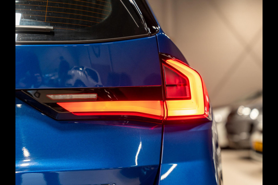 BMW X1 SDrive18i M-Pakket, Facelift, Wide Screen, Apple Carplay, Android Auto, Voll Led, Ambiënte Light, Camera, Cruise, Clima