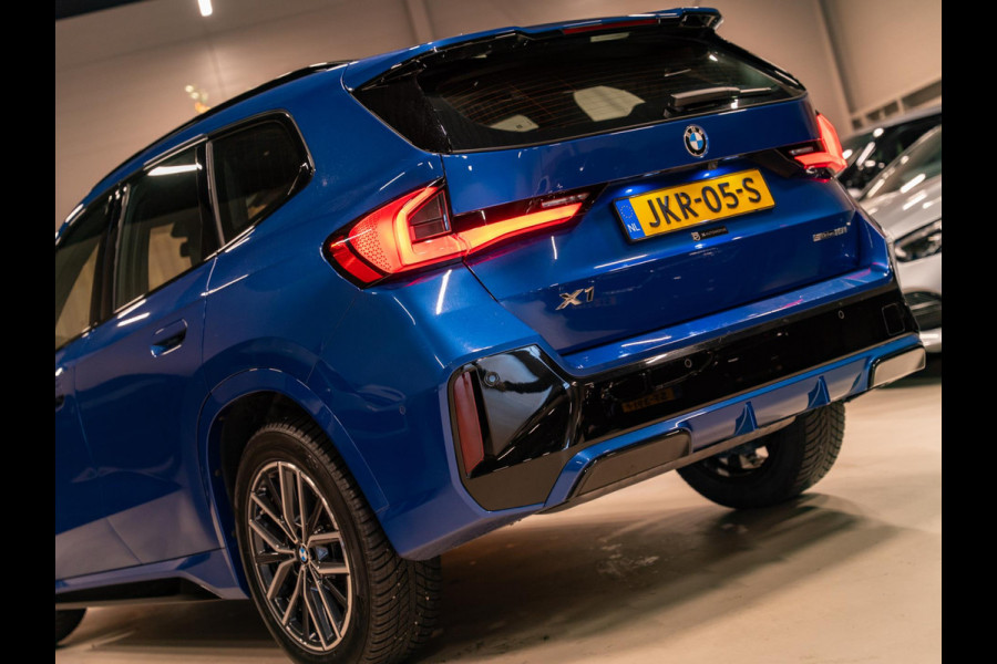 BMW X1 SDrive18i M-Pakket, Facelift, Wide Screen, Apple Carplay, Android Auto, Voll Led, Ambiënte Light, Camera, Cruise, Clima