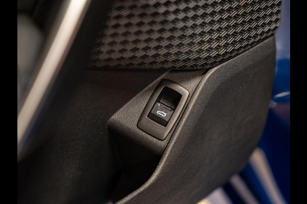 BMW X1 SDrive18i M-Pakket, Facelift, Wide Screen, Apple Carplay, Android Auto, Voll Led, Ambiënte Light, Camera, Cruise, Clima