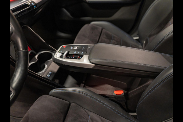 BMW X1 SDrive18i M-Pakket, Facelift, Wide Screen, Apple Carplay, Android Auto, Voll Led, Ambiënte Light, Camera, Cruise, Clima