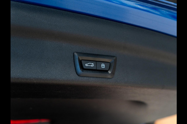 BMW X1 SDrive18i M-Pakket, Facelift, Wide Screen, Apple Carplay, Android Auto, Voll Led, Ambiënte Light, Camera, Cruise, Clima