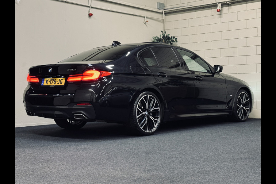 BMW 5 Serie 520i High Exe. M-Sport Plus | 20" | Schuifdak | 1e Eig.