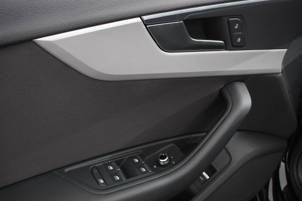 Audi A4 Avant 40 TFSI 204pk S-tronic S-Line Black Edition | Navigatie | Apple Carplay/Android Auto | Adaptive Cruise Control | Parkeersensoren | Camera | Dodehoek Assistent | Elektrische Achterklep | Stoelverwarming | Climate Control |
