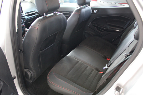 Ford EcoSport 1.0 EcoBoost ST-Line Black | Trekhaak | Navigatie | All Season