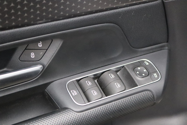 Mercedes-Benz B-Klasse 180 Automaat MHEV Business Navigatie/Camera/Stoelverwarming