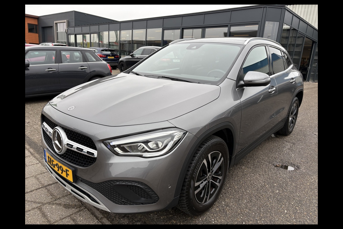 Mercedes-Benz GLA 250 e Business Line Panodak