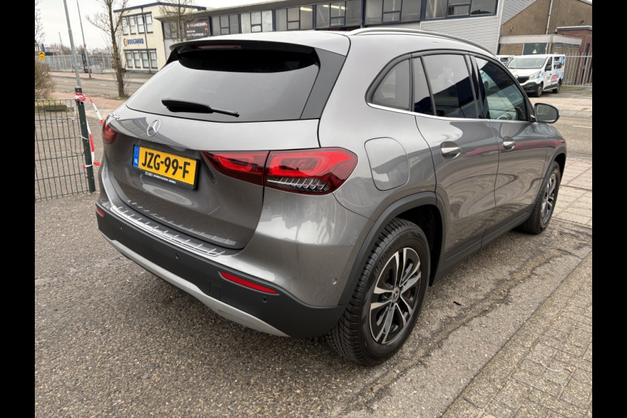 Mercedes-Benz GLA 250 e Luxury Line Panodak, LED