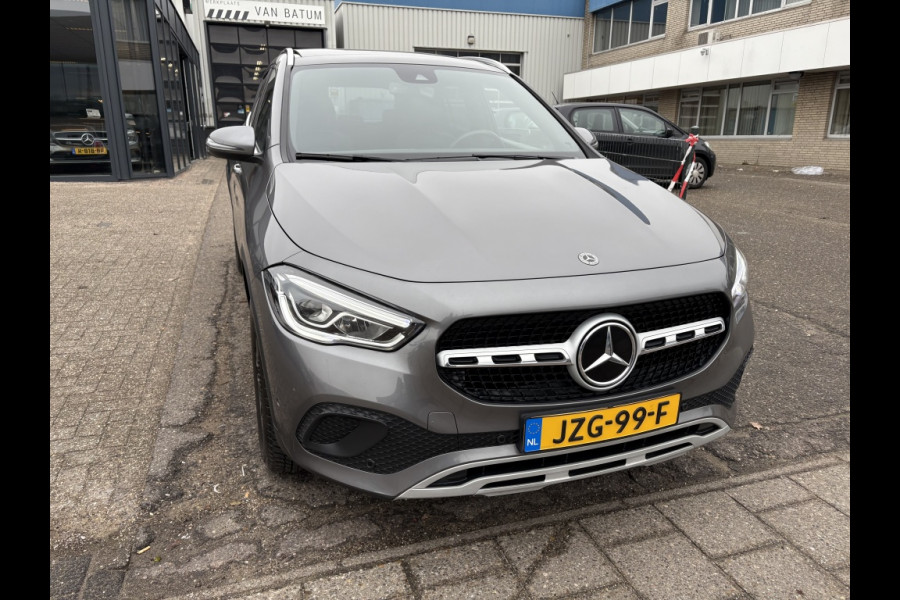 Mercedes-Benz GLA 250 e Luxury Line Panodak, LED