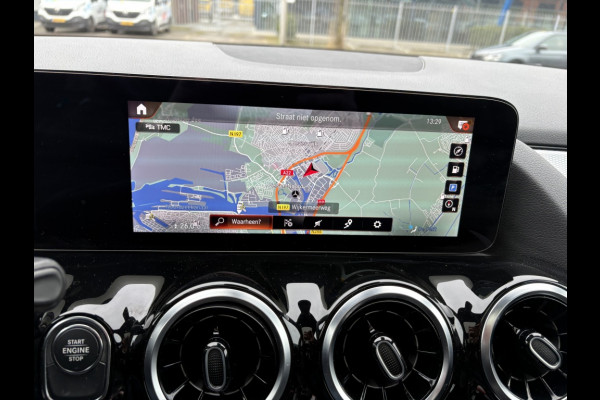 Mercedes-Benz GLA 250 e Luxury Line Panodak, LED