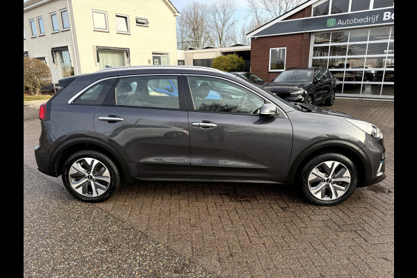 Kia e-Niro DynamicLine 64 kWh 3- Fase, Stoel/Stuurverwarming, Camera