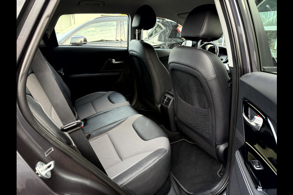 Kia e-Niro DynamicLine 64 kWh 3- Fase, Stoel/Stuurverwarming, Camera