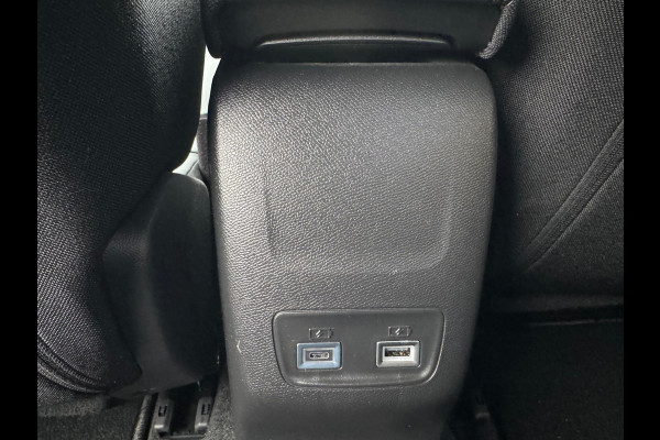 Peugeot 2008 1.2 Hybrid 136 Allure Carplay / Stoelverwarming / Clima / P-sensoren