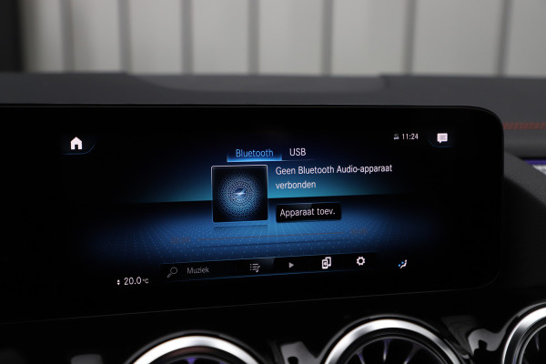 Mercedes-Benz EQA 250 AMG 67 kWh | 190PK | Led | Sfeerverlichting | Widescreen | Clima | Stoelverwarming | Elek. Kofferklep | Standkachel | 2023.