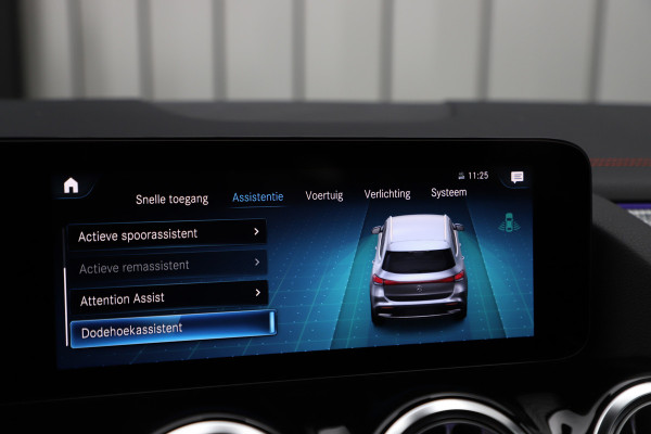 Mercedes-Benz EQA 250 AMG 67 kWh | 190PK | Led | Sfeerverlichting | Widescreen | Clima | Stoelverwarming | Elek. Kofferklep | Standkachel | 2023.