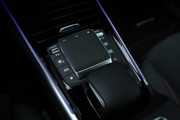 Mercedes-Benz EQA 250 AMG 67 kWh | 190PK | Led | Sfeerverlichting | Widescreen | Clima | Stoelverwarming | Elek. Kofferklep | Standkachel | 2023.