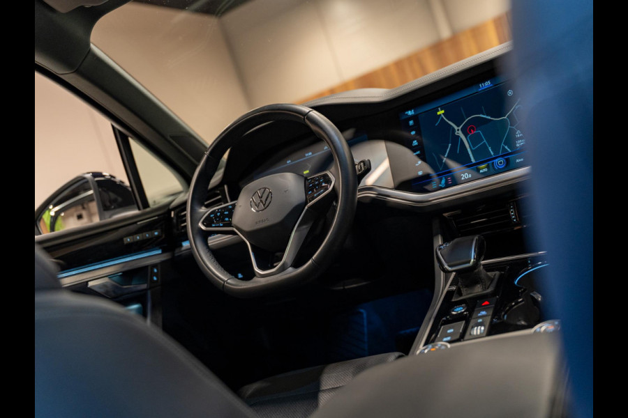 Volkswagen Touareg 3.0 TSi eHybrid 380PK 4MOTION, Pano, Softclose, Nachtzicht, 360 Cam, ACC, Leder, Massage Seats, Apple Carplay