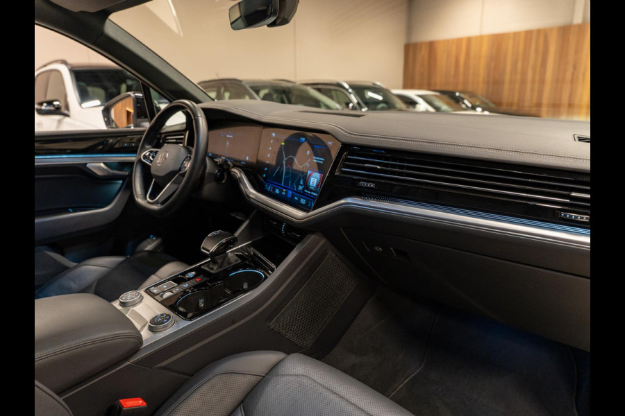 Volkswagen Touareg 3.0 TSi eHybrid 380PK 4MOTION, Pano, Softclose, Nachtzicht, 360 Cam, ACC, Leder, Massage Seats, Apple Carplay