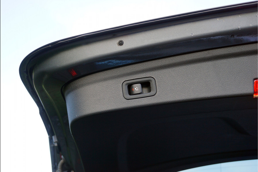 Mercedes-Benz GLE 350 e 4MATIC AMG line | Dealer onderhouden Luchtvering Trekhaak Burmester Memory