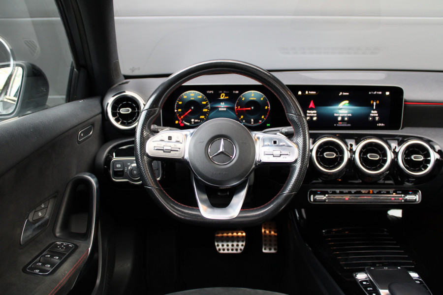 Mercedes-Benz A-Klasse 180 d Business Solution AMG | NAP! | PANO | CAMERA | CARPLAY | STOELVERWARMING | DEALER ONDH |
