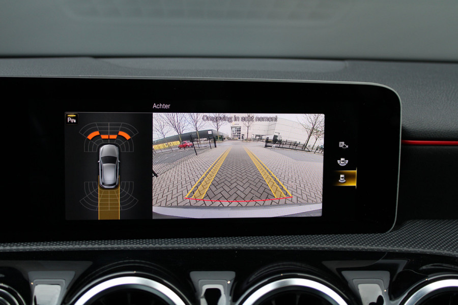 Mercedes-Benz A-Klasse 180 d Business Solution AMG | NAP! | PANO | CAMERA | CARPLAY | STOELVERWARMING | DEALER ONDH |