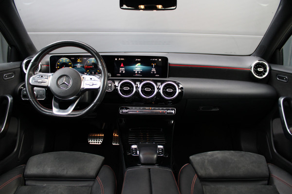 Mercedes-Benz A-Klasse 180 d Business Solution AMG | NAP! | PANO | CAMERA | CARPLAY | STOELVERWARMING | DEALER ONDH |