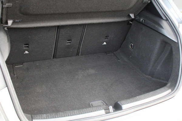 Mercedes-Benz A-Klasse 180 d Business Solution AMG | NAP! | PANO | CAMERA | CARPLAY | STOELVERWARMING | DEALER ONDH |