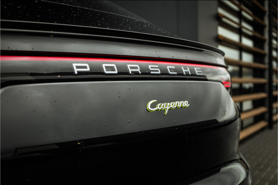 Porsche Cayenne Coupé 3.0 E-Hybrid - Sport Chrono + | Panorama | Stoelverwarming | Camera