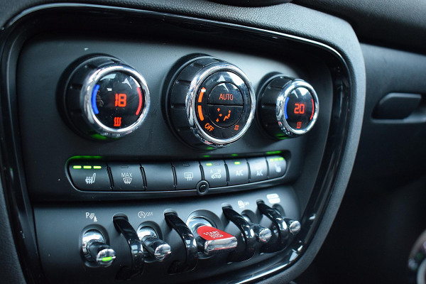 MINI Clubman 1.5 Cooper Chili | Apple CarPlay | Half Leer | Stoelverw. | LED