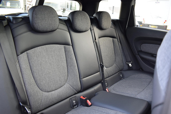 MINI Clubman 1.5 Cooper Chili | Apple CarPlay | Half Leer | Stoelverw. | LED