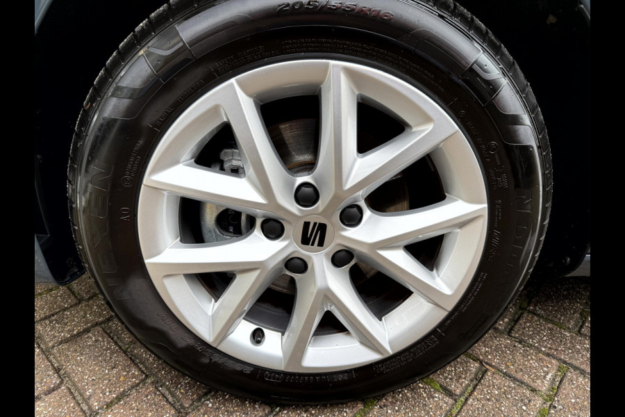 Seat Leon Sportstourer 1.5 TSI Style Business Intense Camera, App Connect, Led