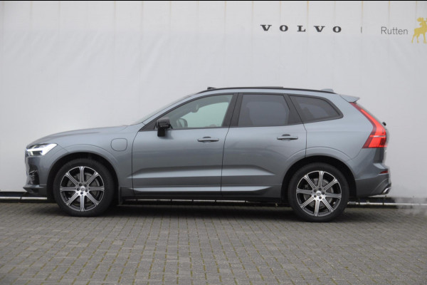 Volvo XC60 T8 390PK Automaat AWD R-Design / Adaptieve koplampen / BLIS /Adaptieve cruise control / Panoramadak / Apple carplay / Parkeersensoren met camera / Elektrische achterklep / Elektrische stoelen met geheugen / Stoel en stuurwielverwarming