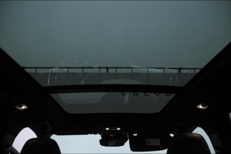 Volvo XC60 T8 390PK Automaat AWD R-Design / Adaptieve koplampen / BLIS /Adaptieve cruise control / Panoramadak / Apple carplay / Parkeersensoren met camera / Elektrische achterklep / Elektrische stoelen met geheugen / Stoel en stuurwielverwarming