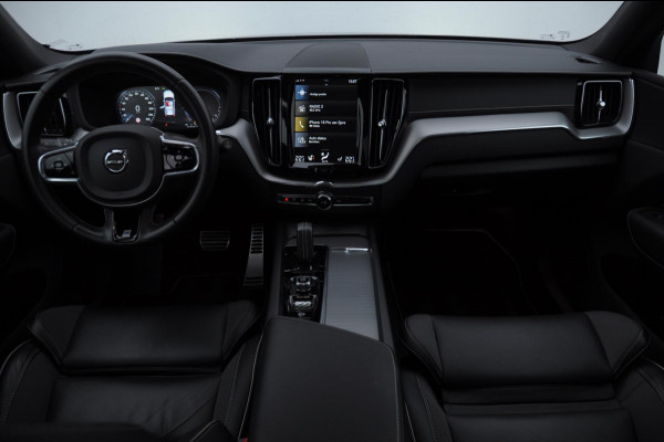 Volvo XC60 T8 390PK Automaat AWD R-Design / Adaptieve koplampen / BLIS /Adaptieve cruise control / Panoramadak / Apple carplay / Parkeersensoren met camera / Elektrische achterklep / Elektrische stoelen met geheugen / Stoel en stuurwielverwarming