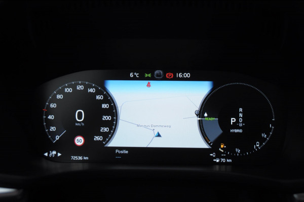 Volvo XC60 T8 390PK Automaat AWD R-Design / Adaptieve koplampen / BLIS /Adaptieve cruise control / Panoramadak / Apple carplay / Parkeersensoren met camera / Elektrische achterklep / Elektrische stoelen met geheugen / Stoel en stuurwielverwarming
