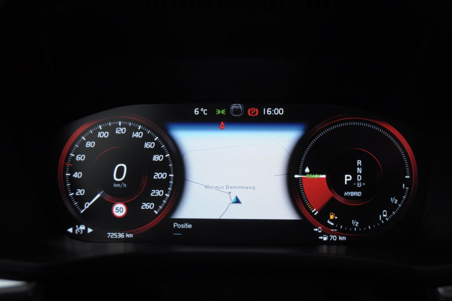 Volvo XC60 T8 390PK Automaat AWD R-Design / Adaptieve koplampen / BLIS /Adaptieve cruise control / Panoramadak / Apple carplay / Parkeersensoren met camera / Elektrische achterklep / Elektrische stoelen met geheugen / Stoel en stuurwielverwarming