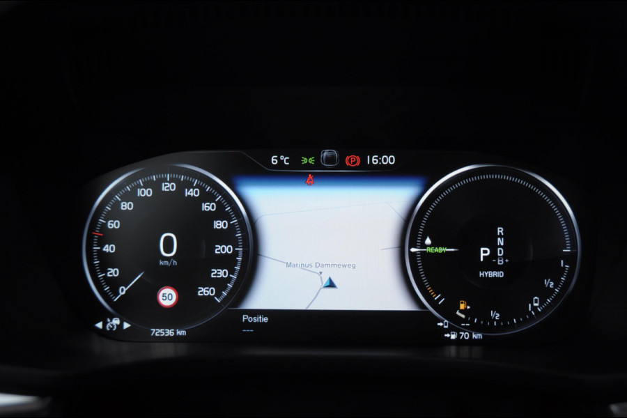 Volvo XC60 T8 390PK Automaat AWD R-Design / Adaptieve koplampen / BLIS /Adaptieve cruise control / Panoramadak / Apple carplay / Parkeersensoren met camera / Elektrische achterklep / Elektrische stoelen met geheugen / Stoel en stuurwielverwarming