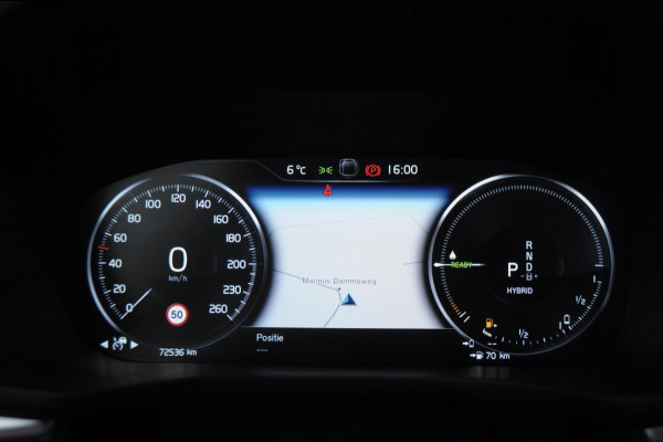 Volvo XC60 T8 390PK Automaat AWD R-Design / Adaptieve koplampen / BLIS /Adaptieve cruise control / Panoramadak / Apple carplay / Parkeersensoren met camera / Elektrische achterklep / Elektrische stoelen met geheugen / Stoel en stuurwielverwarming