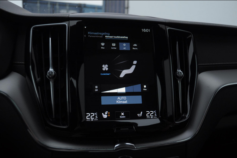 Volvo XC60 T8 390PK Automaat AWD R-Design / Adaptieve koplampen / BLIS /Adaptieve cruise control / Panoramadak / Apple carplay / Parkeersensoren met camera / Elektrische achterklep / Elektrische stoelen met geheugen / Stoel en stuurwielverwarming
