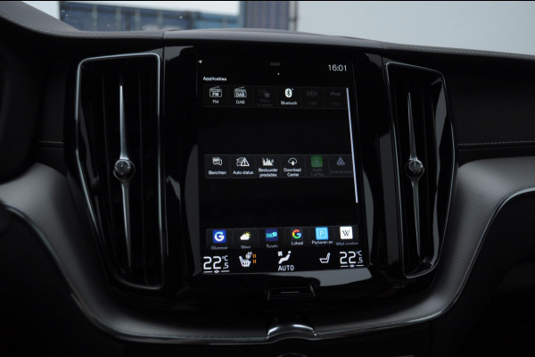 Volvo XC60 T8 390PK Automaat AWD R-Design / Adaptieve koplampen / BLIS /Adaptieve cruise control / Panoramadak / Apple carplay / Parkeersensoren met camera / Elektrische achterklep / Elektrische stoelen met geheugen / Stoel en stuurwielverwarming