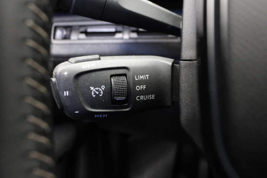 Peugeot 3008 1.2 PureTech Active Pack |Navi|