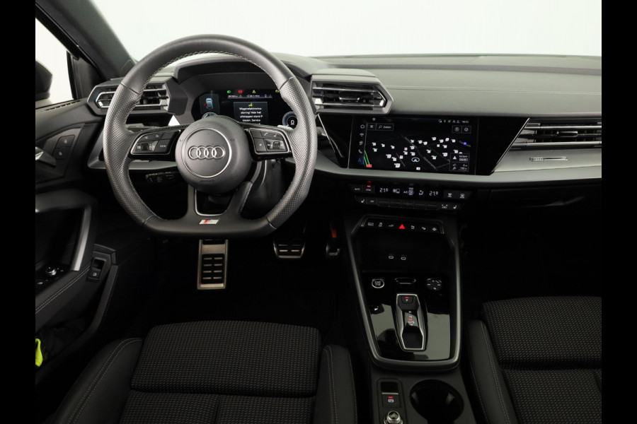 Audi A3 Sportback 40 TFSI e S edition 204pk | Adaptive cruise control | Afgevlakt stuur | Audi sound system