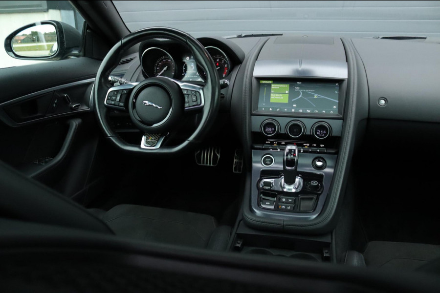 Jaguar F-Type P300 RWD R-Dynamic