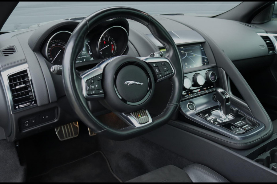 Jaguar F-Type P300 RWD R-Dynamic