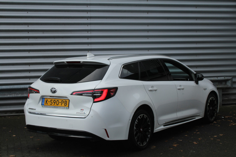 Toyota Corolla Touring Sports 1.8 Hybrid 140pk GR-Sport NL-Auto NAP 1e eigenaar Clima Cruise Carplay Camera 17"LMV