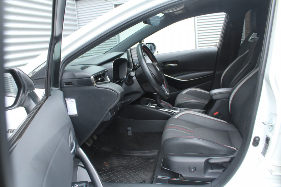 Toyota Corolla Touring Sports 1.8 Hybrid 140pk GR-Sport NL-Auto NAP 1e eigenaar Clima Cruise Carplay Camera 17"LMV