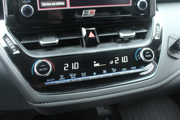 Toyota Corolla Touring Sports 1.8 Hybrid 140pk GR-Sport NL-Auto NAP 1e eigenaar Clima Cruise Carplay Camera 17"LMV