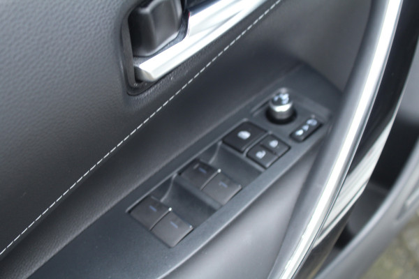 Toyota Corolla Touring Sports 1.8 Hybrid 140pk GR-Sport NL-Auto NAP 1e eigenaar Clima Cruise Carplay Camera 17"LMV